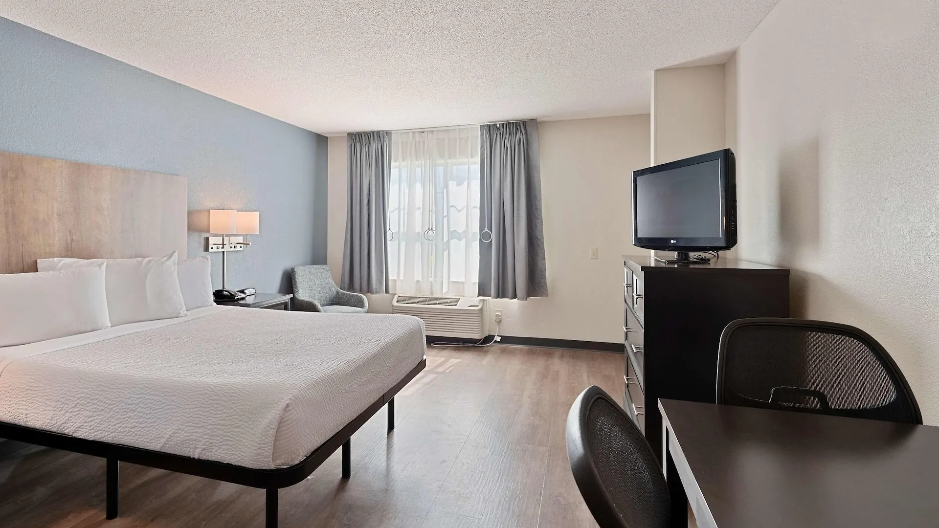 Extended Stay America Select Suites - Charlotte - Tyvola Rd Hotel