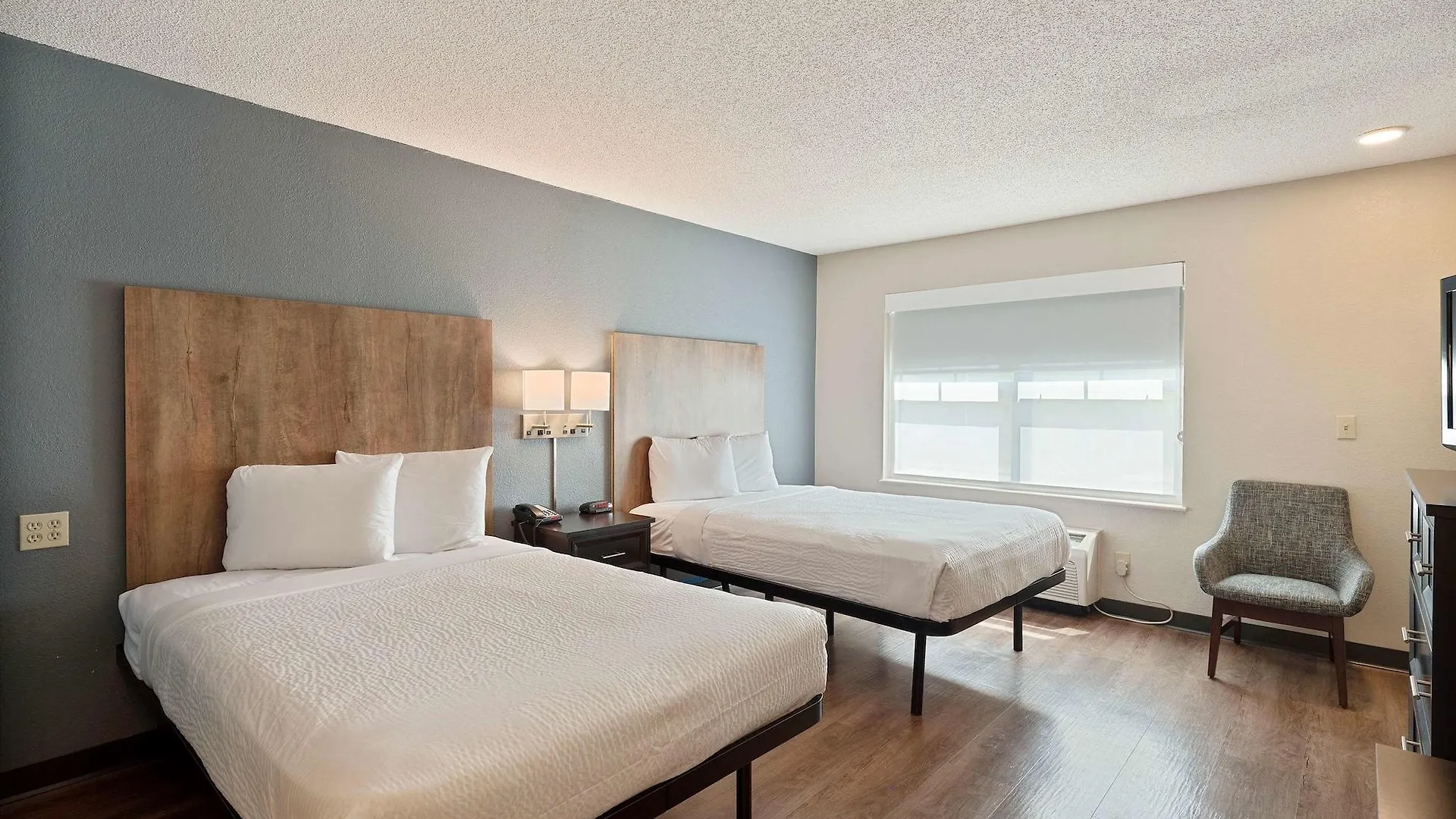 Extended Stay America Select Suites - Charlotte - Tyvola Rd Hotel